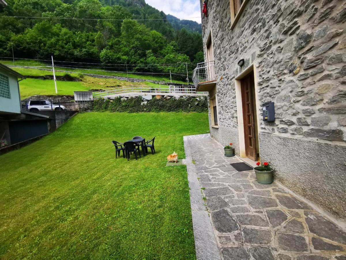 Appartamento S.Anna In Valmalenco Torre di Santa Maria Eksteriør billede